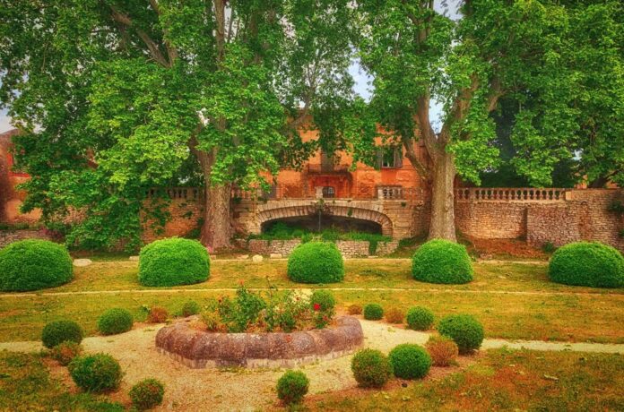 Chateau la Canorgue Afternoon Chateau La Canorgue