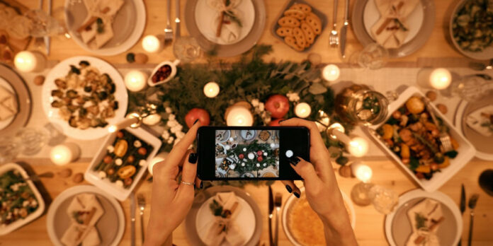 новогоднее украшение стола