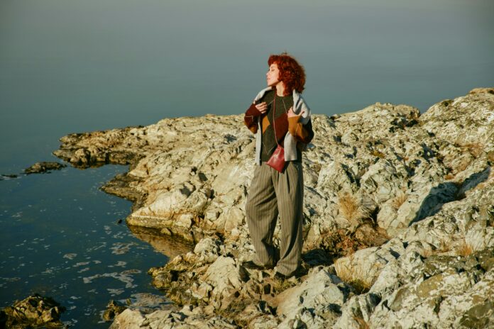 andrej-lisakov-IlbL65l0rMU-unsplash девушка